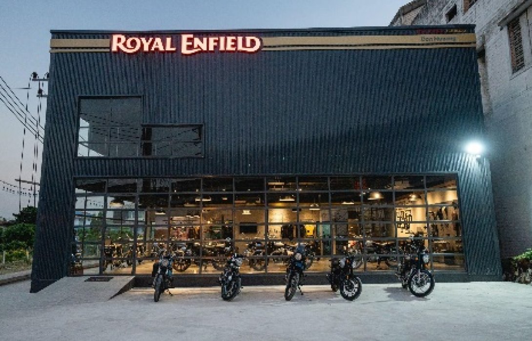 โรยัล เอ็นฟีลด์ ปักหมุดยึดพื้นที่ตอนเหนือกรุงเทพฯ เปิดโชว์รูมใหม่ล่าสุดตอบโจทย์สายขับขี่ในพื้นที่ “ดอนเมือง”