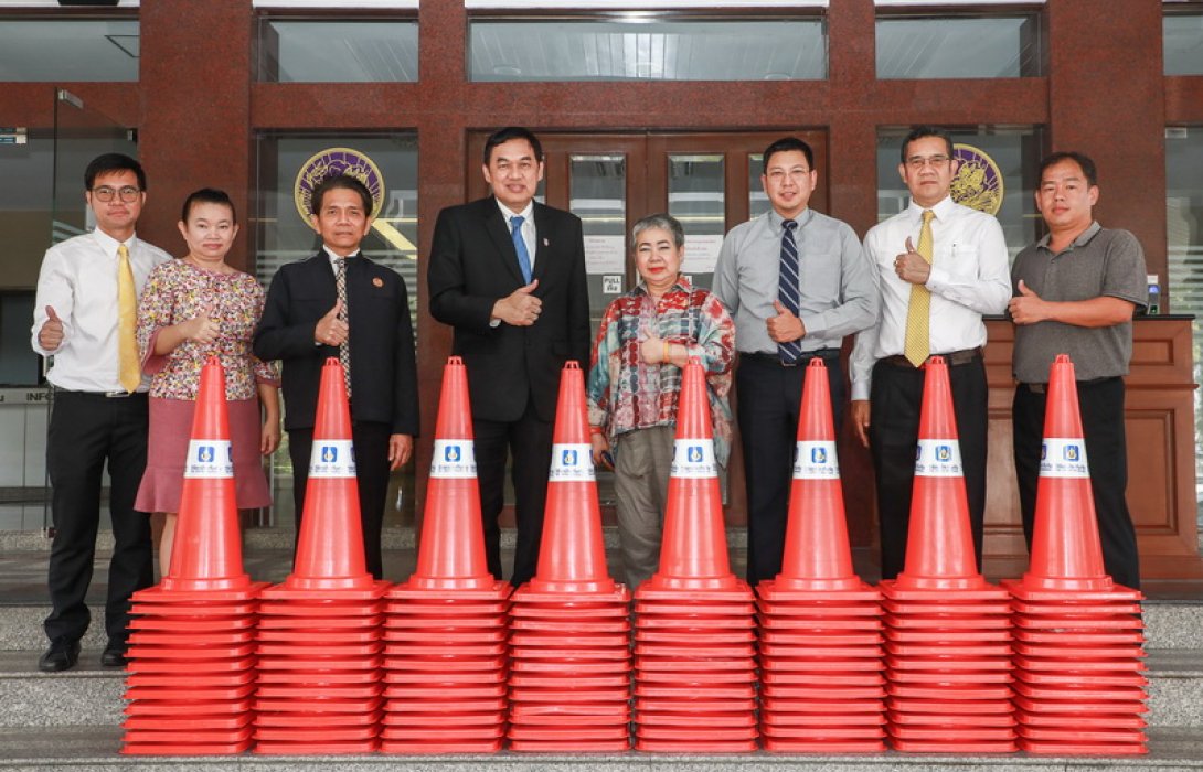 วิริยะประกันภัย สนับสนุนกรวยยาง จัดระเบียบจราจรในกรมการขนส่งทางบก