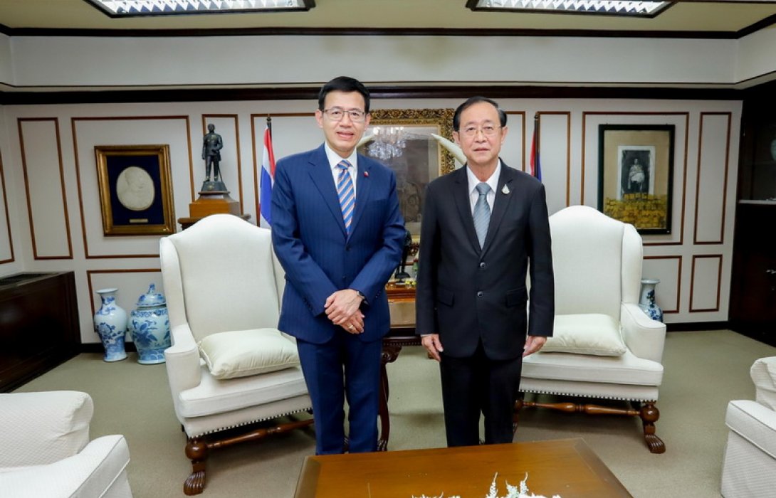 เลขาธิการ คปภ. พร้อมด้วยคณะผู้บริหารระดับสูง เข้าพบรัฐมนตรีว่าการกระทรวงการคลังเพื่อรับมอบนโยบายและการดำเนินงานด้านการประกันภัย