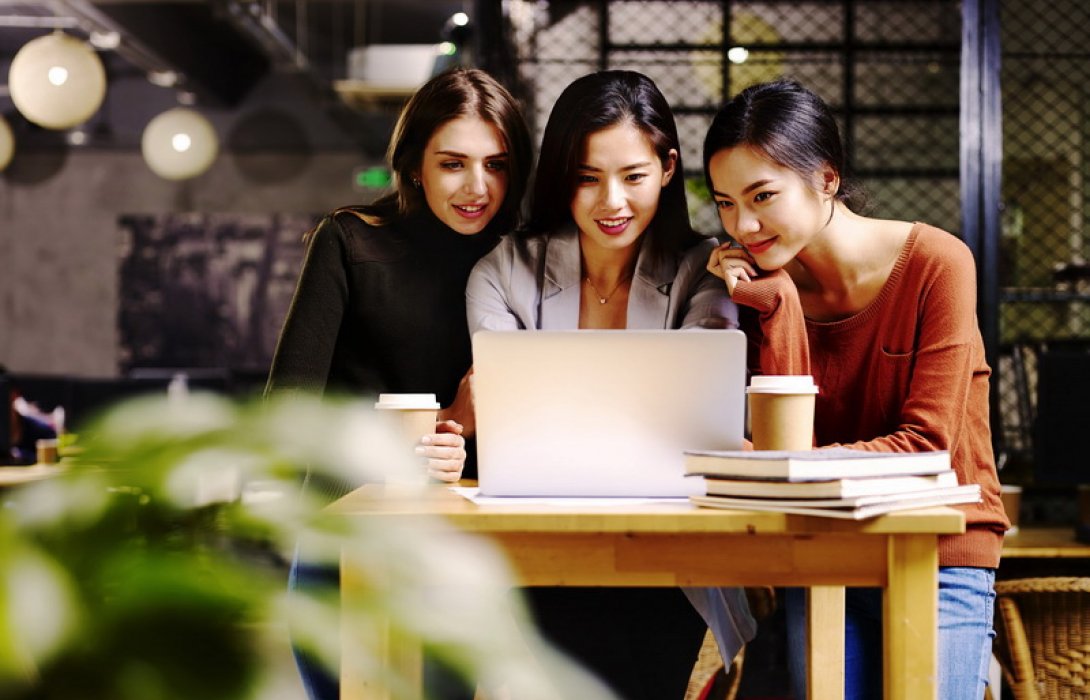 FWD ประกันชีวิต ร่วมรณรงค์วันสตรีสากล มอบแคมเปญพิเศษดูแลสุขภาพผู้หญิง รับส่วนลดเบี้ยประกันปีแรก 20% สำหรับผลิตภัณฑ์คุ้มครองมะเร็งและโรคร้ายแรง 