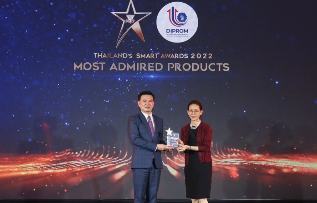 กรุงเทพประกันภัยโดดเด่น รับ 2 รางวัล จากงาน Thailand’s Smart Awards กับรางวัลการจัดการยอดเยี่ยม และสุดยอดผลิตภัณฑ์ขวัญใจมหาชน 
