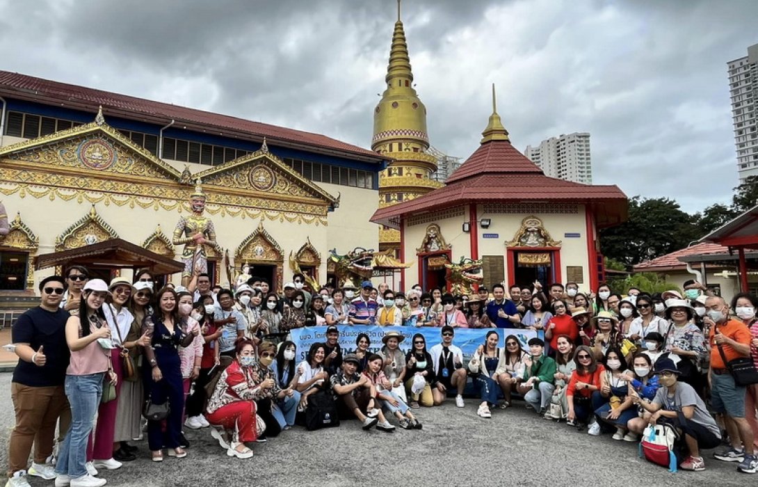 โตเกียวมารีนประกันชีวิตนำผู้พิชิตคุณวุฒิล่องเรือสำราญ เยี่ยมชมสำนักงานประจำภูมิภาคเอเชีย ประเทศสิงคโปร์