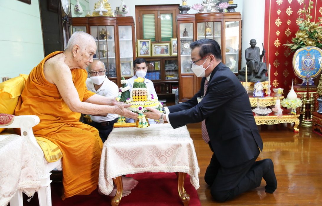 ทิพยประกันภัยเข้าเฝ้า ถวายสักการะและรับประทานพร จาก “สมเด็จพระสังฆราช”