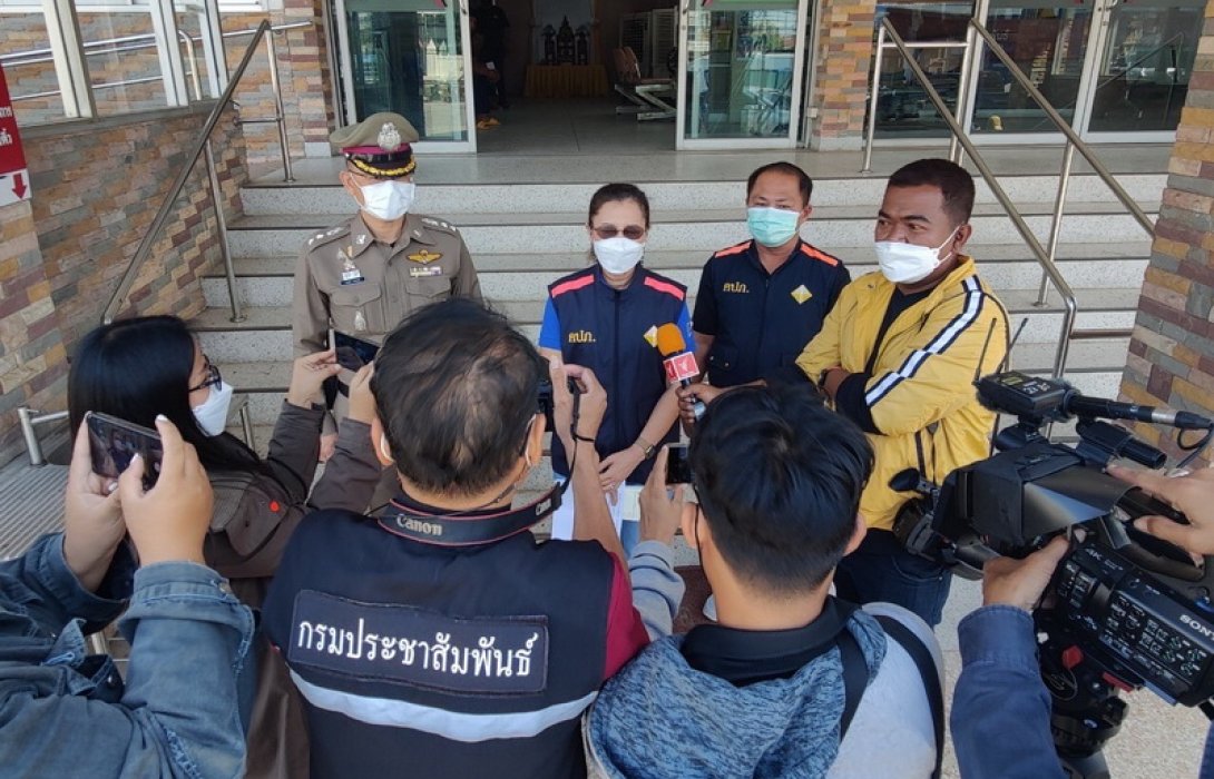 คปภ. ลงพื้นที่ช่วยเหลือด้านประกันภัยทันทีกรณีรถตู้โดยสารไม่ประจำทางเสียหลักเฉี่ยวชนการ์ดเลนตกร่องกลางถนนเกิดประกายไฟลุกไหม้ที่โคราช