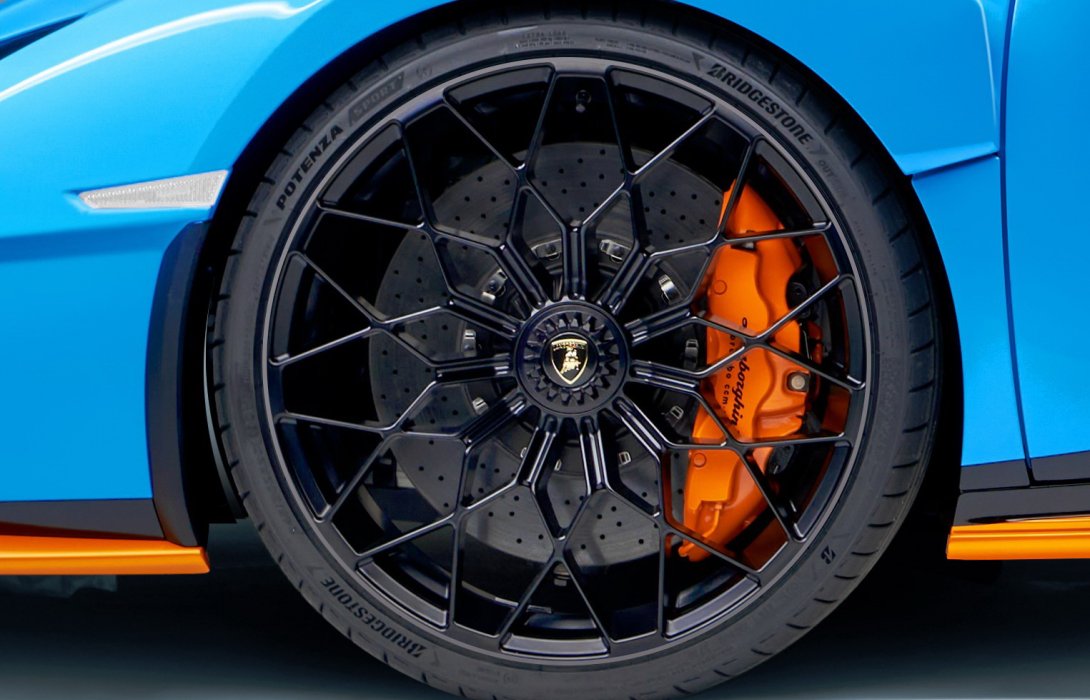 Bridgestone ได้รับเลือกจาก Lamborghini ให้เป็นยางติดรถซุปเปอร์คาร์ Huracán STO