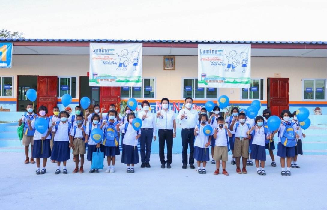ฟิล์มกรองแสงลามิน่า ส่งมอบอาคารเรียนหลังใหม่ โรงเรียนบ้านโนนกลาง จ.บุรีรัมย์ 