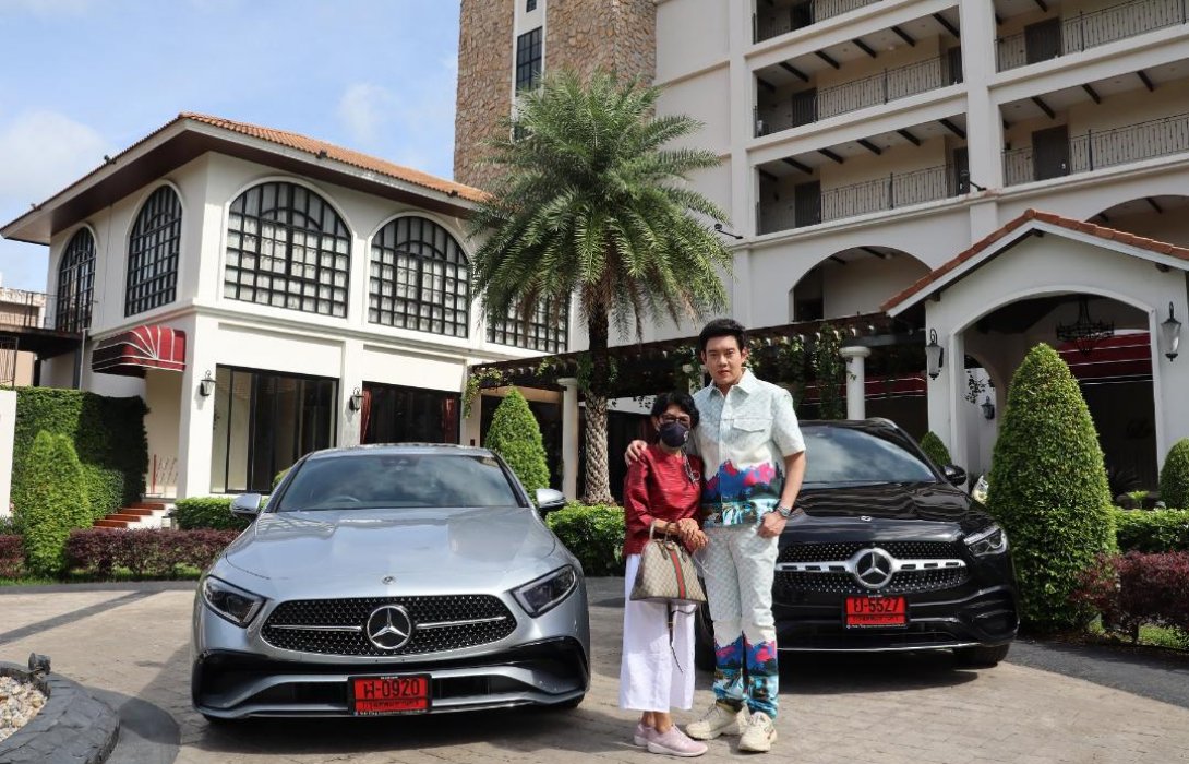 เบนซ์ สตาร์แฟลก ยกขบวนความหรู มาให้สัมผัสในงาน Road Show “Star Flag Best Deal at Central Ladprao 2022”