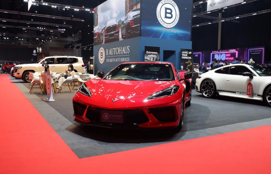 B AUTOHAUS บุกงาน BIG MOTOR SALE 2022 ด้วยทัพรถยนต์สุดพรีเมี่ยมร่วมงานกว่า 13 คัน