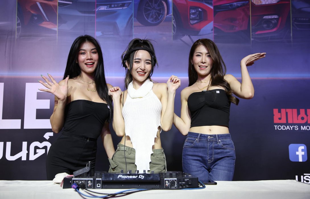 พาชมพริตตี้สาวสวย ในงาน Big Motor Sale 2022 มหกรรมเปิดโลกยานยนต์