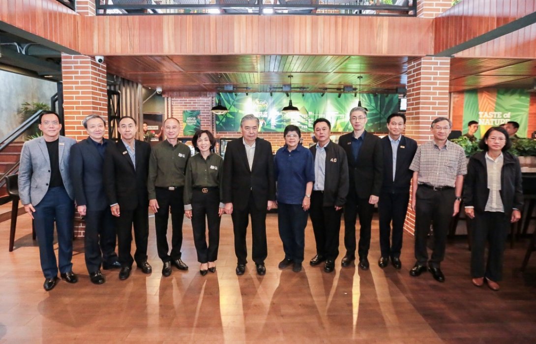 EXIM BANK เยี่ยมชมกิจการคาเฟ่ อเมซอนในกัมพูชา