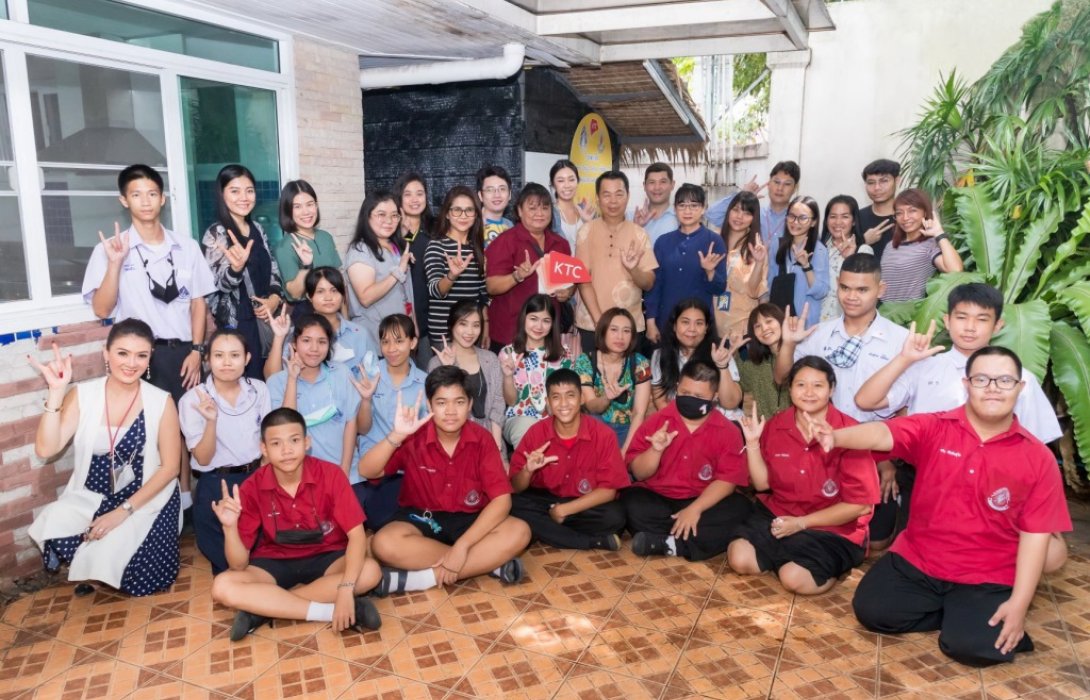 เคทีซีลงพื้นที่เก็บผลผลิตและแปรรูปอาหารร่วมกับน้องๆ ผู้บกพร่องทางการได้ยิน 