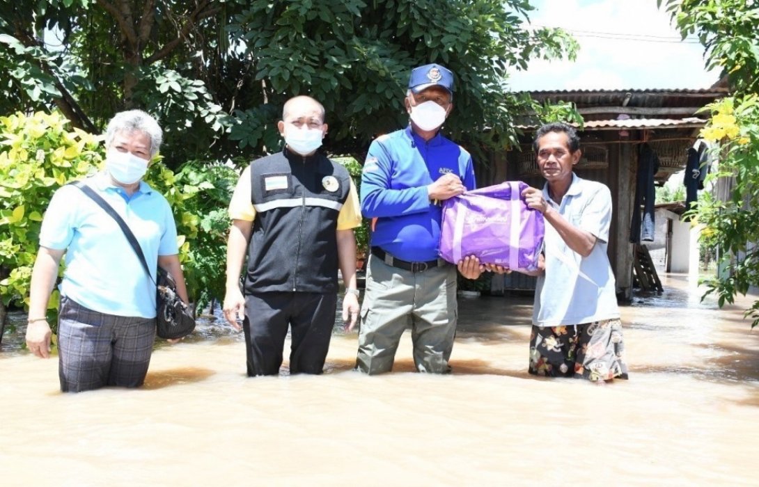 ธนาคารไทยพาณิชย์ร่วมกับภาคีเครือข่ายมอบถุงยังชีพ “น้ำใจไทยพาณิชย์” 3,800 ถุง 