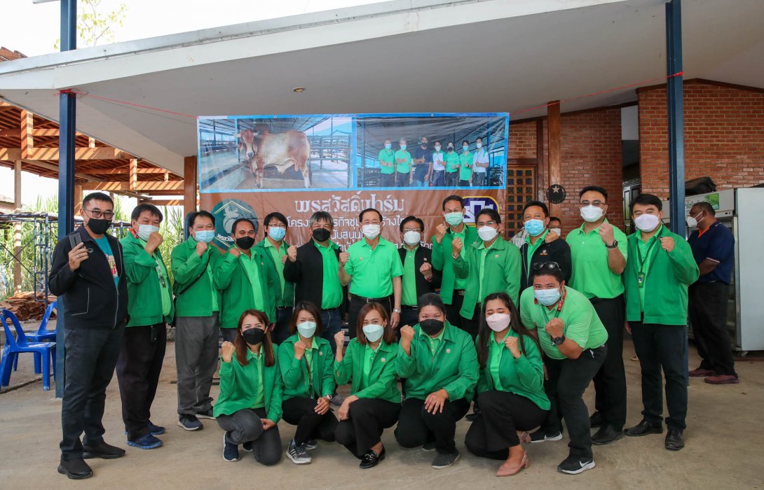  รมว.คลังเยี่ยมชมงานผู้ประกอบการลูกค้า ธ.ก.ส. จังหวัดตาก