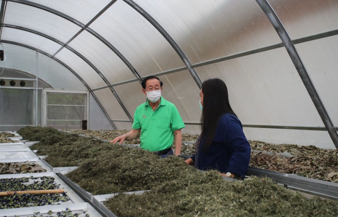 รมว.คลังเยี่ยมชมศูนย์การเรียนรู้และกลุ่มวิสาหกิจชุมชนลูกค้า ธ.ก.ส. จังหวัดสระแก้ว