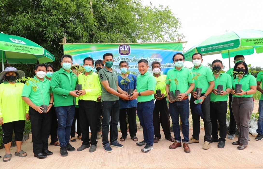 ธ.ก.ส ร่วมปลูกป่าเพิ่มพื้นที่สีเขียว เฉลิมพระเกียรติฯ พระบรมราชชนนีพันปีหลวงฯ 90 พรรษา ชัยภูมิ