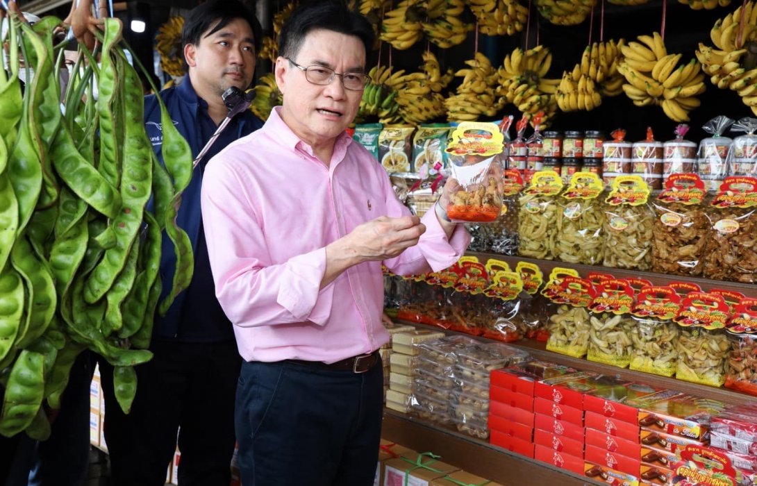 “จุรินทร์”ควง”สินิตย์”ลุยตลาดต้องชม ตลาดพ่อตาหินช้างชุมพร พร้อมดันเจียระไนตลาดในประเทศเพิ่ม 
