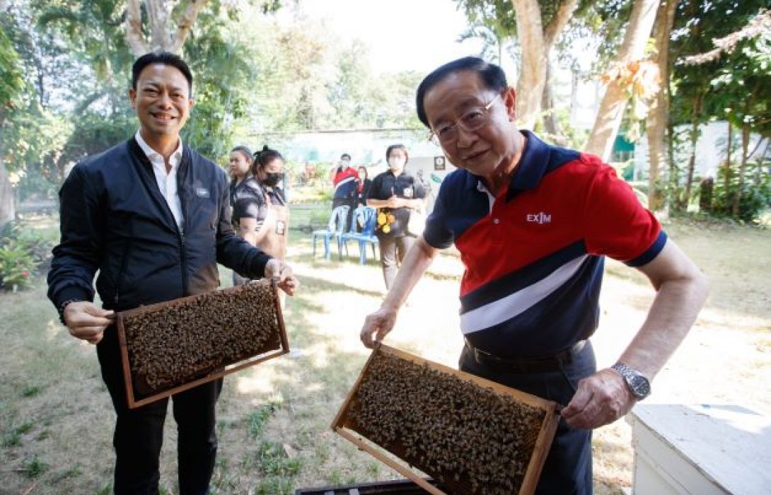  รมว.คลังนำคณะผู้บริหาร EXIM BANK เยี่ยมชมกิจการลูกค้าเกษตรยั่งยืน จ.เชียงใหม่