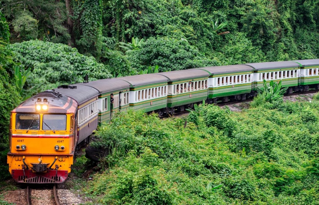 การรถไฟฯ ขอแสดงความเสียใจอย่างสุดซึ้งกับอุบัติเหตุรถบำรุงทาง (รถยนต์ราง) ของนายตรวจทางควนเนียง ชนกับ ขบวนรถพิเศษห่อวัตถุสินค้าด่วนที่ 985 (กรุงเทพ - สุไหงโกลก)