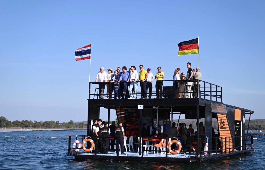 ไทยรับ ปธน.เยอรมนี เยือน “โซลาร์เซลล์ลอยน้ำไฮบริดเขื่อนสิรินธร” ชูศักยภาพด้านนวัตกรรมพลังงานสะอาด - เล็งต่อยอดความร่วมมือด้านพลังงานทดแทน