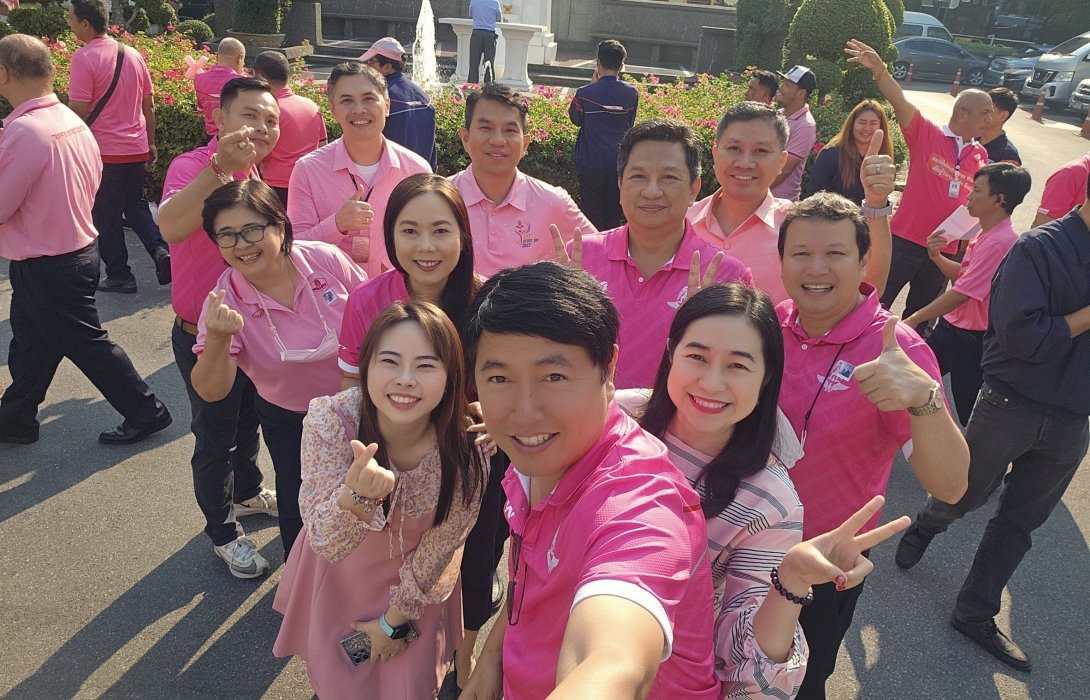 คนรถไฟ รวมพลังสวมเสื้อชมพูส่งกำลังใจแด่นายนิรุฒ เนื่องวันวาเลนไทน์ เชียร์ให้เป็นผู้ว่ารถไฟอีกสมัย