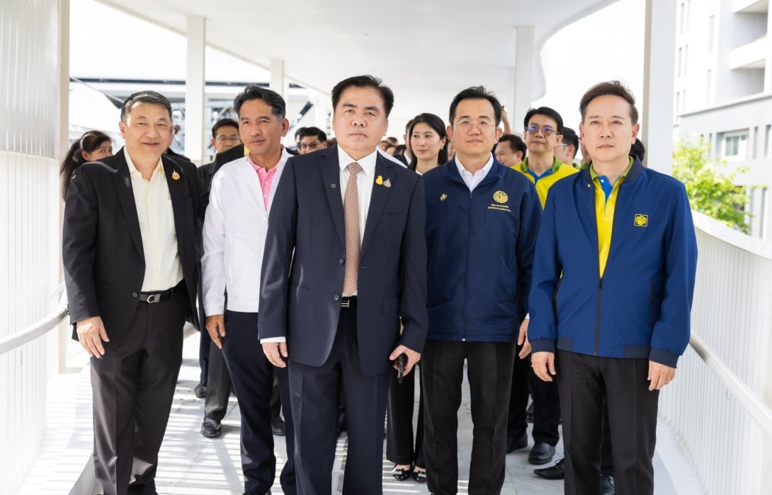 คมนาคม เปิดใช้งานทางเดินเชื่อมรถไฟฟ้าสายสีชมพู
