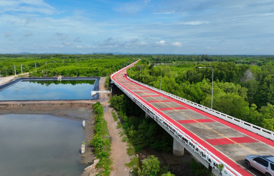 กรมทางหลวงชนบท ชวนเช็คอินชมความงามสะพาน บนถนนเฉลิมบูรพาชลทิต จ.ระยอง - จ.จันทบุรี 