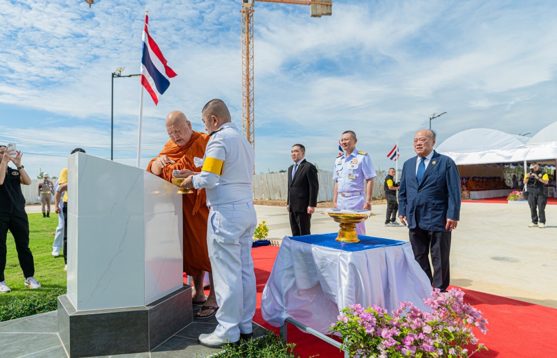 UTA ส่งมอบอาคารพักอาศัยส่วนกลางชุดแรกให้กองทัพเรือได้ตามเป้า