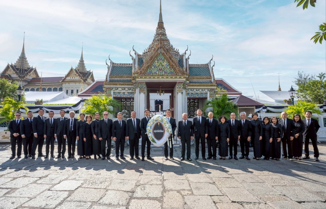 กลุ่มบริษัทบีทีเอส เข้าเฝ้าฯ กราบถวายบังคมพระบรมศพ สมเด็จพระนางเจ้าสิริกิติ์ พระบรมราชินีนาถ พระบรมราชชนนีพันปีหลวง