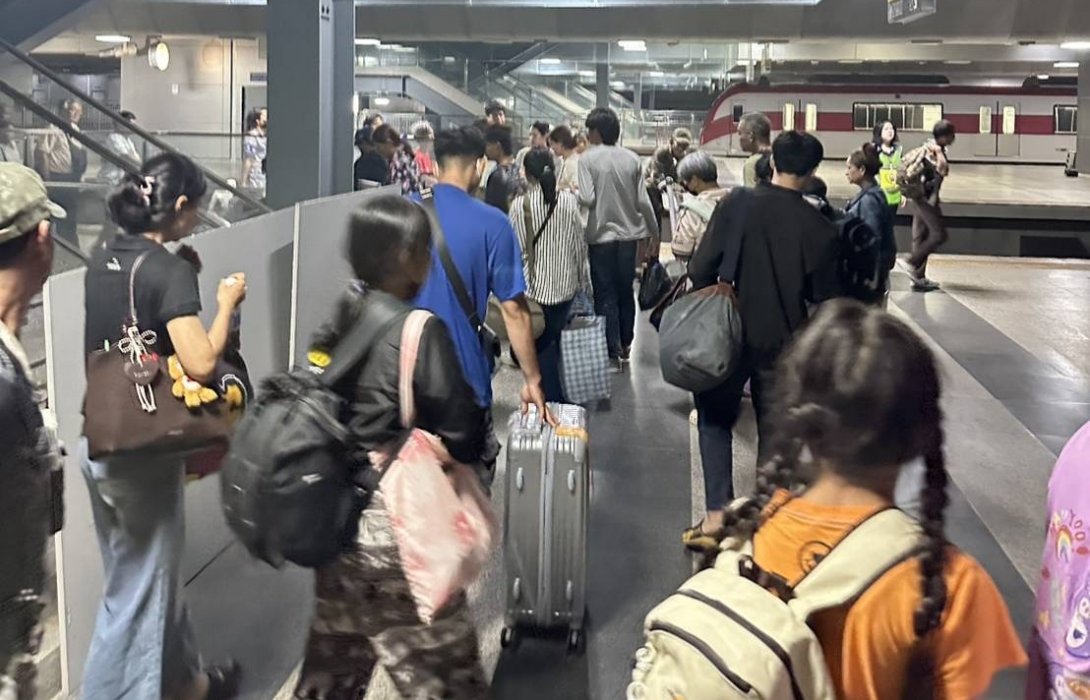 ขร. เผยยอดใช้ระบบรางเปิดทำงานวันแรกกว่า 1.11 ล้านคน-เที่ยว สรุปยอดสะสม 7 วันเทศกาลสงกรานต์ทะลุ 8.22 ล้านคน-เที่ยว