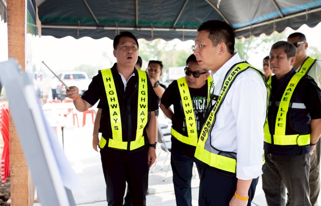 “ภัทรพงศ์” รมช.คมนาคม ลงพื้นที่พิจิตร จี้ติดตามความคืบหน้าถนนทางหลวง 117 และ 11 ที่ล่าช้า เร่งรัดงานก่อสร้างให้เป็นไปตามแผน พร้อมเสนอให้ศึกษาเส้นทางเดินรถ บขส. กรุงเทพ-พิจิตร 