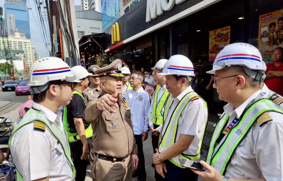 บช.น. - รฟม. - สนข. ลงพื้นที่ตรวจการจราจรบนถนนเพชรบุรี บริเวณสะพานข้ามแยกประตูน้ำ เตรียมความพร้อมรับเปิดเทอม