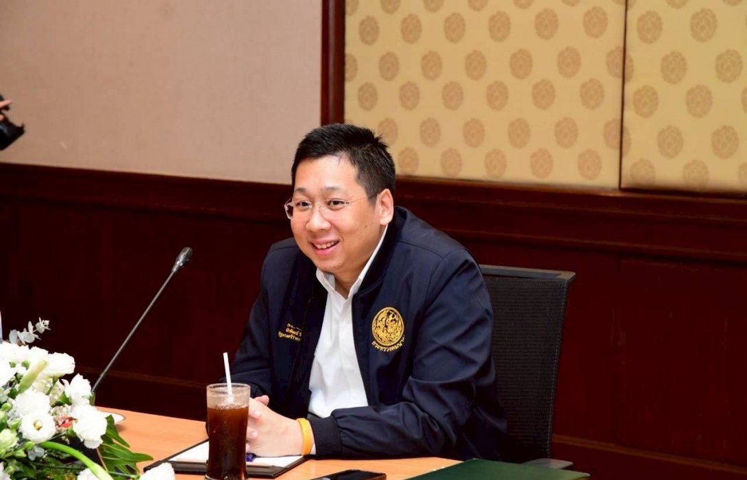 “ภัทรพงศ์” เปิด 5 นโยบาย ยกระดับคุณภาพการให้บริการโรงแรมท่าอากาศยานสุวรรณภูมิ-Hyatt Regency Bangkok  -  สู่ World-class Aviation Hub เน้นสร้างรายได้ เติบโตอย่างแข็งแกร่งและยั่งยืน