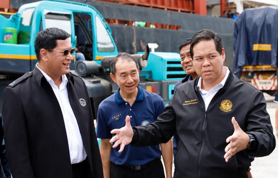 “สรรเพชญ” มอบนโยบายดันท่าเรือระนองสู่ประตูการค้าอันดามัน เชื่อมเอเชียใต้–BIMSTEC กทท. โชว์ผลงานตู้สินค้าผ่านท่า 7 เดือน พุ่งกว่า 55% เร่งเพิ่มศักยภาพโครงสร้างพื้นฐาน-บริการ