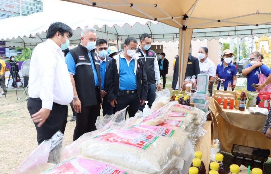 กคช.ร่วมกับองค์การตลาดเพื่อเกษตรกร เปิดตลาดนัดชุมชนบ้านเอื้ออาทรนครปฐมศาลายา 3 และ 3/1