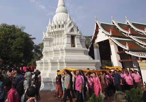 แห่ผ้าห่มพระธาตุทางเรือหนึ่งเสน่ห์เมืองชัยนาท